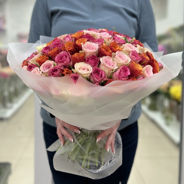 101 роза жаркий микс